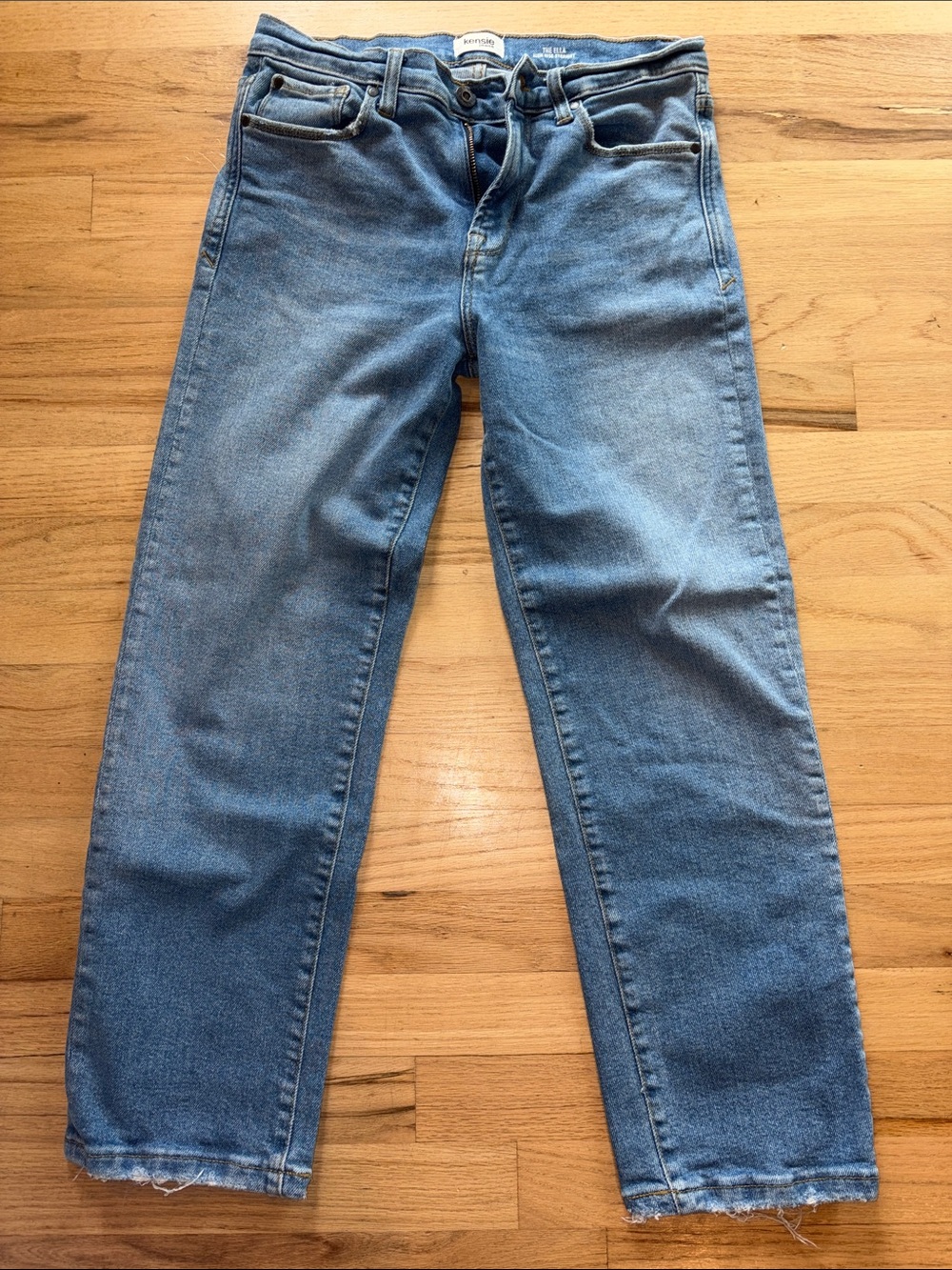 Kensie women’s High Rise Straight ankle Jeans in Faded Blue Denim